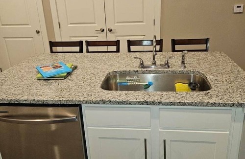 Covington Condo | Cozy Apt Near I-20: Pet-Friendly with Pool & Spa