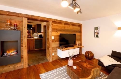 Heiligenblut Apartment | Spacious 5-Person Apartment with Spa and Hot Tub in Winkl
