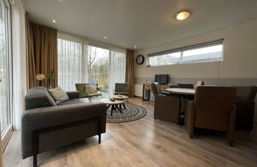 Zorgvlied Apartment | Cozy Pavilion for 4 with Kitchen and Breakfast Included