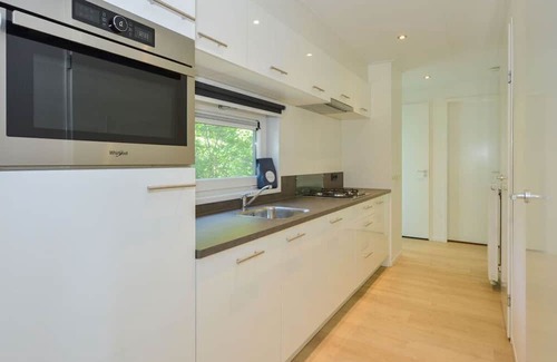 Zorgvlied Apartment | Cozy Pavilion for 6 with Kitchen and Breakfast Included