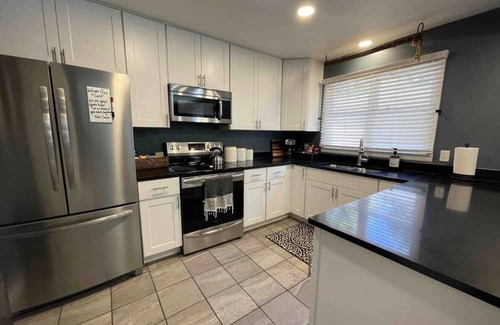 Greeley House | Updated Townhome Near UNC and NCMC - 10/10 Guest Rated