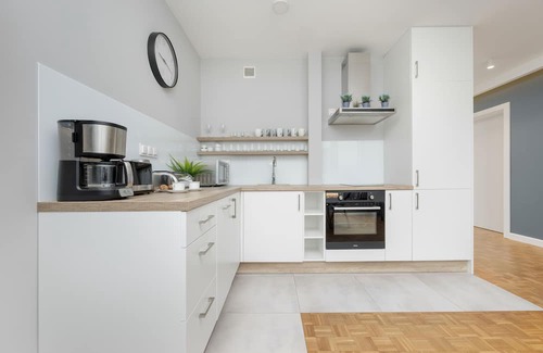Saska Kepa Apartment | Bright and Unique Apartment with Family-Friendly Amenities