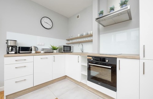 Saska Kepa Apartment | Bright and Unique Apartment with Family-Friendly Amenities