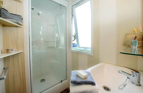 La Boissiere-de-Montaigu House | Comfortable 3-Room Mobile Home at Camping Heart of Vendée