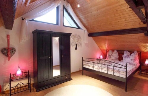 Kronenburg Apartment | Country house old forge