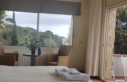 Castell-Platja d'Aro Villa | Pet-Friendly Villa in Girona with Family Amenities