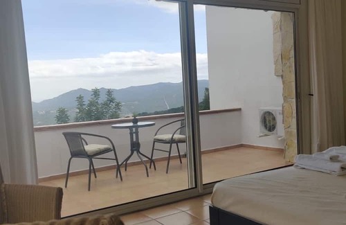 Castell-Platja d'Aro Villa | Pet-Friendly Villa in Girona with Family Amenities