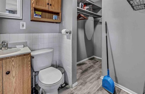 Aurora Apartment | Central Location Hotel with Pet-Friendly Amenities & Spa