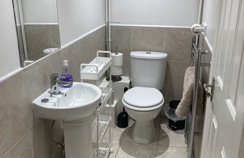 Angel Apartment | Cozy Studio Retreat in Vibrant Angel, Islington Zone 1