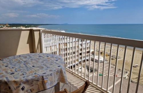Nettuno Apartment | Family-Friendly Stay at Mare Fuori with Kitchen Amenities