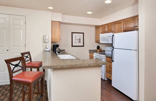 Nice House | Experience Family Fun at Clear Lake with Resort Amenities