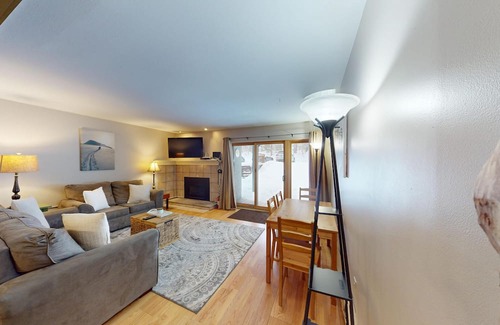Mendon Condo | Cozy Gateway Comfort: 2 BR Rustic Condo in Mendon