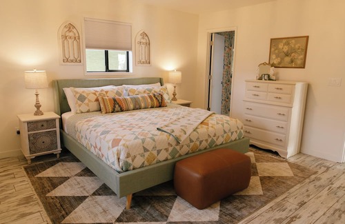 Anderson Island Cottage | Waterfront Cottage on Anderson Island: Beach & Scenic Views