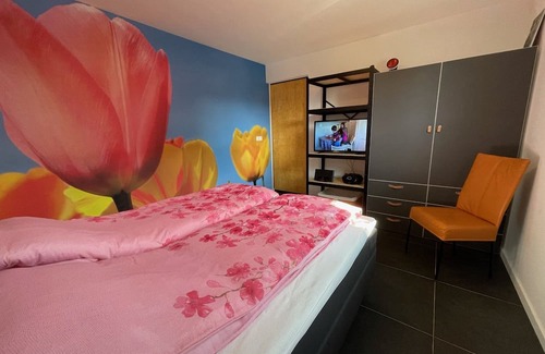 Baarle-Nassau Villa | Indulge in a Unique Thatched House Stay in Baarle-Nassau