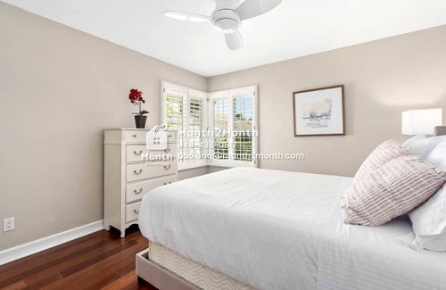 Woodbridge House | Relaxing Retreat on Cedarlake with Pool and Breakfast