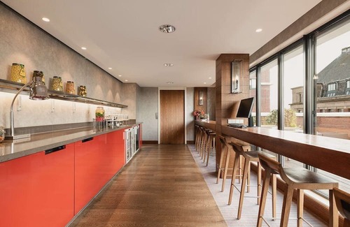 The Hague Center House | Executive Lounge Available For Business Travelers, 2 Units. Near Alexanderplatz