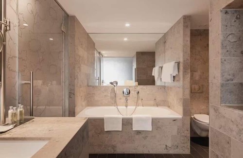 The Hague Center House | Convenience Meets Comfort - Enjoy Our Centrally Located Stay Near Alexanderplatz