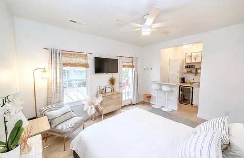 Northeast Virginia Beach House | Affordable Stay at Chic's Beach: Family-Friendly Fun