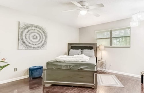 Northside House | Quiet home on a spacious lot with screened porch & game room