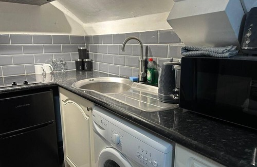 Newport Apartment | Cozy Studio Flat in Newport - Near City Centre & Pet Friendly