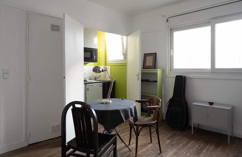 Quartier de la Goutte-d'Or Apartment | Charming Studio Retreat Near Butte Montmartre