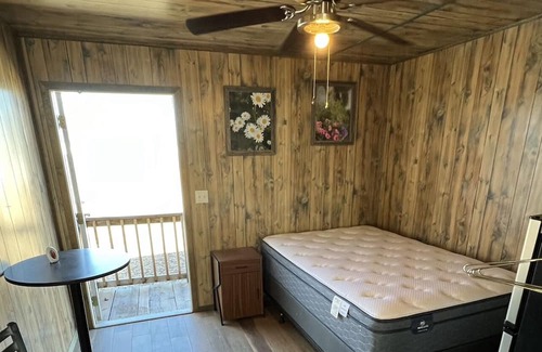 Crane Apartment | Cozy Crane TX Efficiency Rental with Family-Friendly Amenities