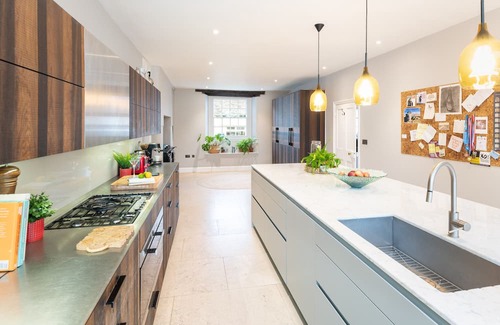 Budleigh Salterton House | Knowle House: Country Retreat with Pool & Pet-Friendly Perks