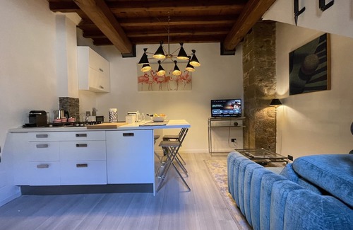 Santo Spirito Apartment | Top-Rated Apartment in Carmine Square with Spa & Breakfast