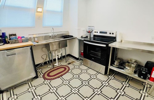 Topeka House | Chic Studio Apartment in Topeka - Ideal for Long Stays!