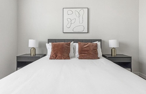 Spring Branch East Apartment | Stylish Apartment in Prime Location with Family Amenities