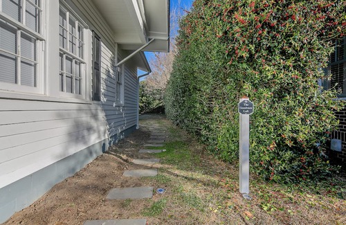 Terry Sanford Apartment | Guest Rated 10/10: The Goodview Loft in Haymount Awaits