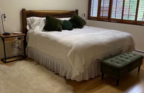 Weston House | Immaculate King Bed Hotel with Fast Internet & Family-Friendly
