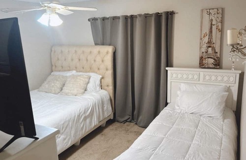 Rhodes Ranch House | Family & Pet Friendly Retreat near 215 Freeway - Rated 9/10