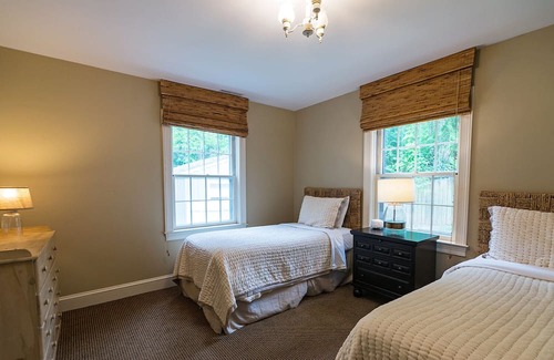 Lewis Mountain House | Convenient Cameron House Extended Stay Near UVA