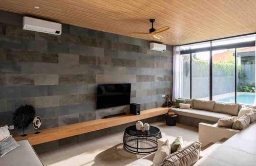 Padonan Villa | Discover Bermain Haus: Family-Friendly 3 Bedroom Villa in Canggu