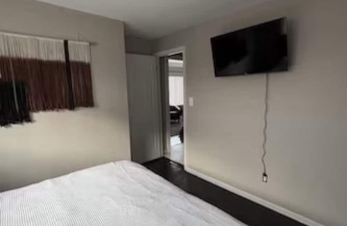 Fairview Park Apartment | Modern 2-Bedroom Apartment with AC & WiFi in Fairview Park