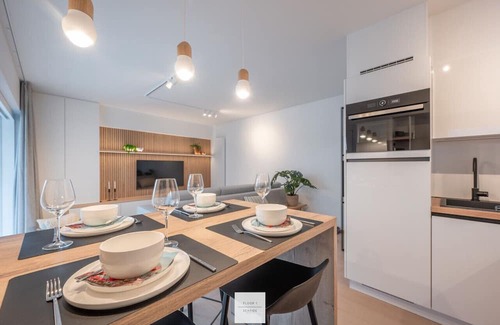 Heist Apartment | Discover Boutique Floor: A Mediterranean Hideaway