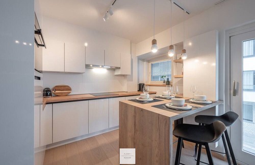 Heist Apartment | Discover Boutique Floor: A Mediterranean Hideaway