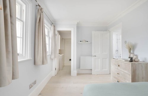 Euston Apartment | Family-Friendly 3BR Near Madame Tussauds with Spa & Breakfast