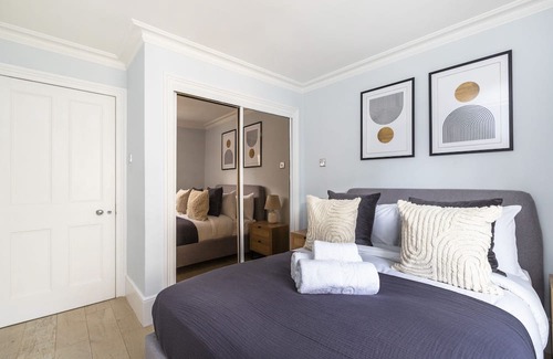 Euston Apartment | Family-Friendly 3BR Near Madame Tussauds with Spa & Breakfast