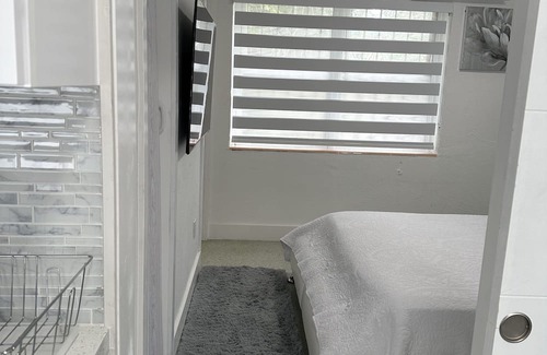 East Little Havana Villa | Oasis Retreat: Villa Clara Suite in Little Havana