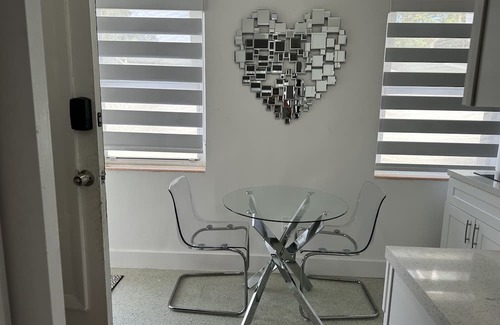 East Little Havana Villa | Oasis Retreat: Villa Clara Suite in Little Havana