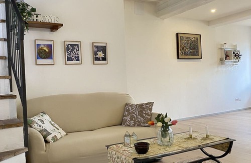 Chiusdino House | Holiday Home 'Casa Nonna Rina' with Mountain View and Wi-Fi