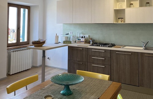 Chiusdino House | Holiday Home 'Casa Nonna Rina' with Mountain View and Wi-Fi