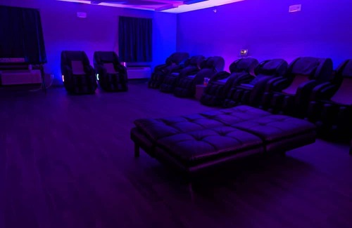 Indianapolis Apartment | Unforgettable Stay: Experience Luxury Massage Chairs Today