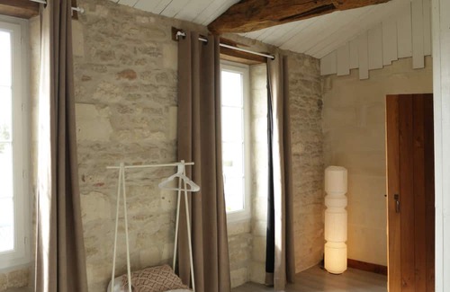 Yves House | Historic Post Office House with Family-Friendly Amenities