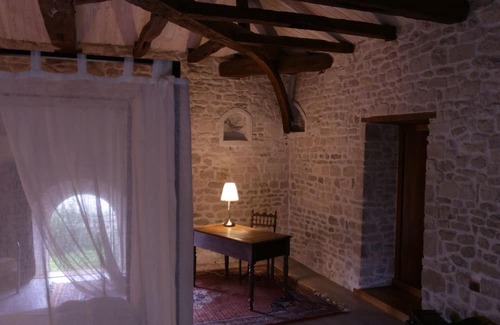 Yves House | Historic Post Office House with Family-Friendly Amenities