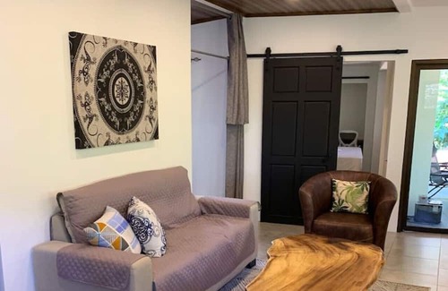 Uvita Cabin | Modern Jungle Cabana#9 - 4 Bedrooms with 2 King, 2 bunk beds and 2 bathrooms!