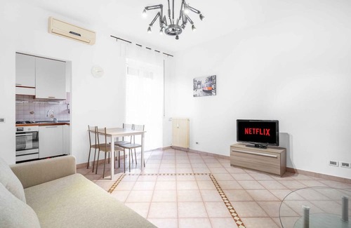 Corsico Apartment | Inviting Stay at Casa da Suite Cavour with Family Amenities