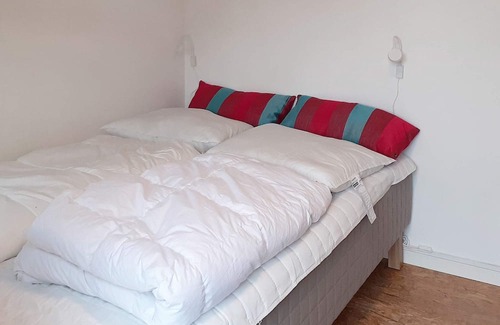 Amtoft House | Cozy Holiday Home for 5 with Oceanfront Views in Vesløs